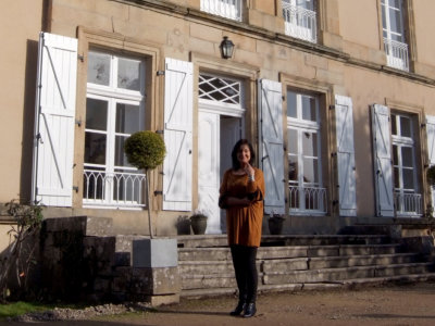 EMG outside her home, in Burgundy, France (photo Jules).